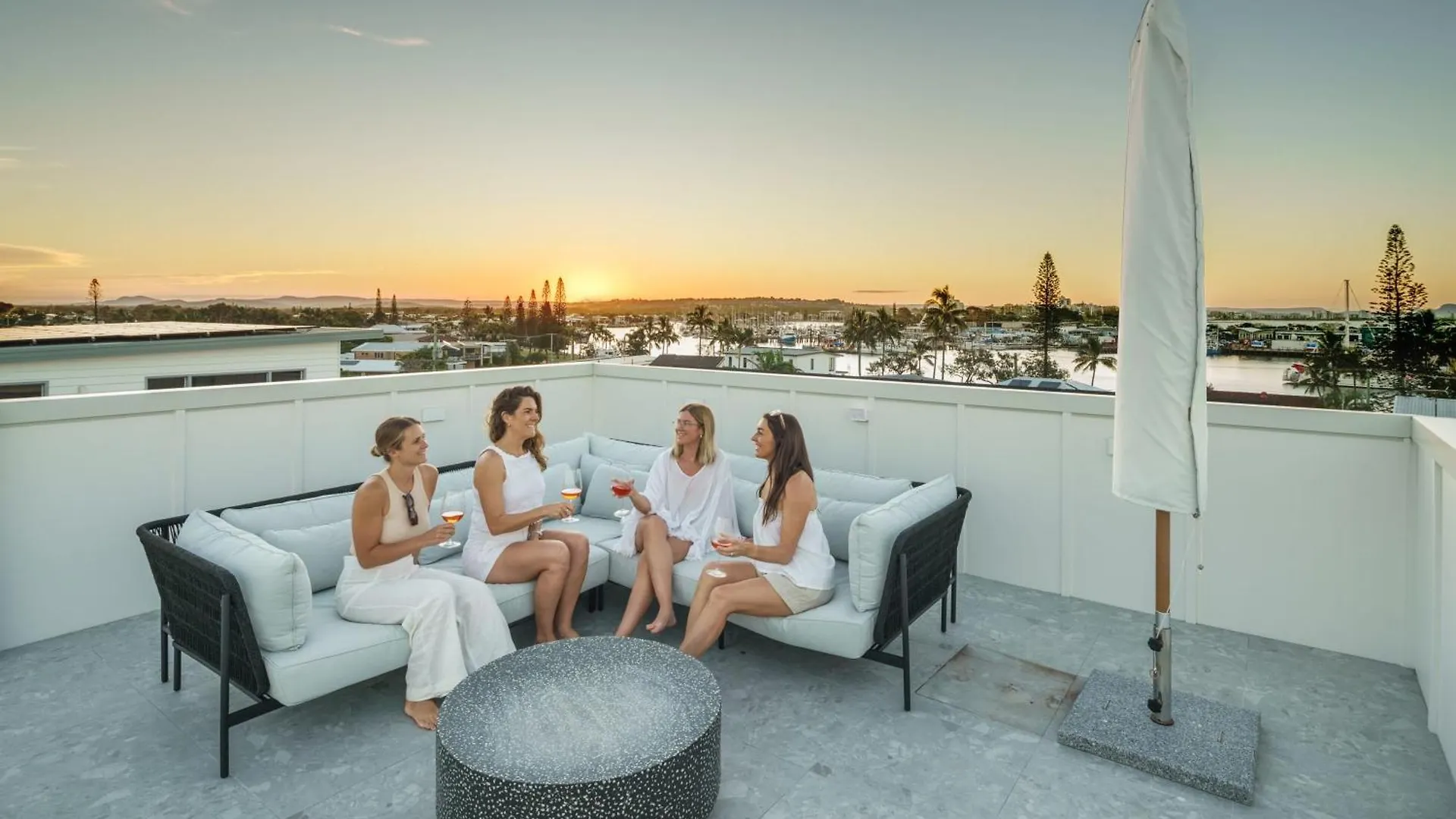 Villa Parkana - Beachside Buddina Holiday home